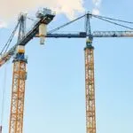 Czy warto inwestować w używany żuraw? Na co zwrócić uwagę przy zakupie z drugiej ręki?